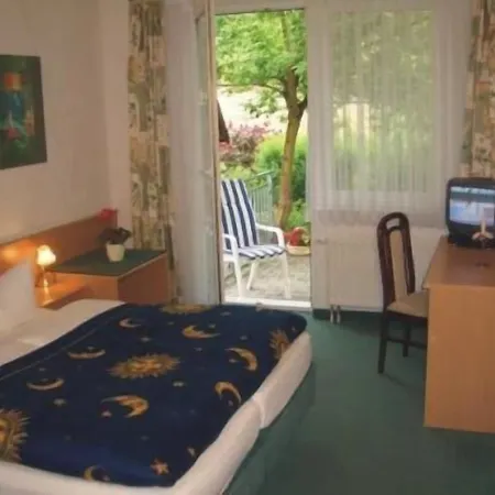 Waldhaus Bei Berlin 3*